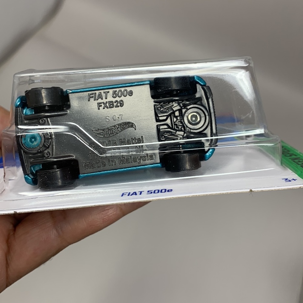 Hot Wheels Fiat 500e HW green speed car toy new by Mattel 144/250 - Picture 15 of 17